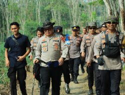 Kapolres Tubaba Pimpin Longmarch: Tingkatkan Disiplin dan Ketahanan Fisik Personel
