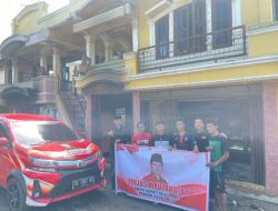 Yulius Maulana dan Relawan Bantu Korban Kebakaran di Desa Bunga Mas Kikim Timur