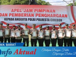 Kapolresta Cirebon Berikan Penghargaan Kepada Personil Berprestasi 