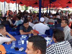 Ribuan Warga dan Simpatisan Datangi Kediaman Wabup Ada Apa?