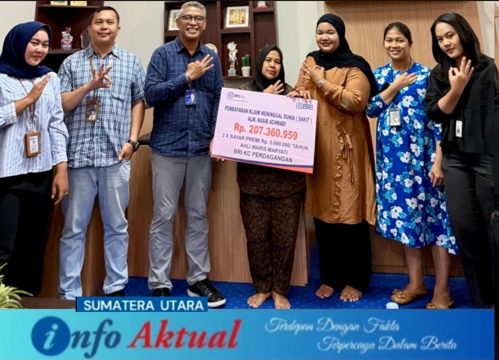 BRI Kanca Perdagangan Serahkan Klaim Asuransi Davestera Kepada Ahli Waris