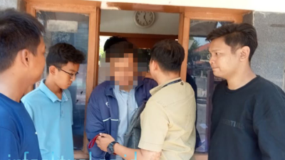 Anak Eks Walikota Cirebon Ditangkap Saat Curi Sepatu Di Masjid Raya At-Taqwa