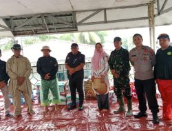 Bupati Pasaman Barat Yulianto Salurkan Sembako Korban Banjir ke Warga Sasak