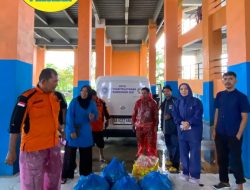 SPPG DAN YAYASAN PPSDP PRABU CENTER 08 MENYALURKAN BANTUAN KEPADA KORBAN BANJIR KOTA PADANG