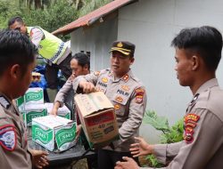 Polres Pasaman Barat Terus Bergerak Salurkan Bantuan Untuk Kebutuhan Warga Terdampak Bencana di Pasanggiang