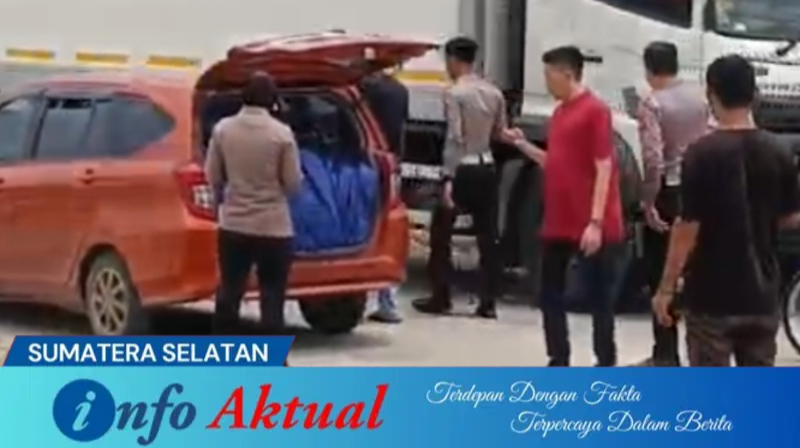 Tim Satlantas Polres OKU mengamankan sebuah minibus berwarna oranye bermuatan rokok yang diduga ilegal, Rabu (18/2/2026)