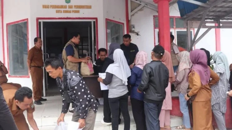 Antusiasme warga di Pasar Murah Sungai Penuh