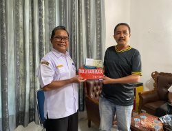 DKP Sumbar Serahkan Dokumen SPG Roda Tiga untuk Nelayan Pasaman Barat