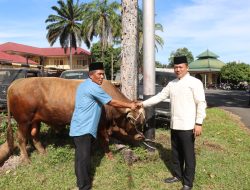 Polres Pasaman Barat Salurkan Ratusan Paket Daging Kurban untuk Masyarakat di 11 Kecamatan