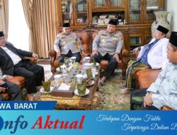 Kapolresta Cirebon Dampingi Wakapolda Jabar Silaturahmi dengan Pengasuh Ponpes Khas Kempek, Perkuat Sinergitas Polri dan Ulama