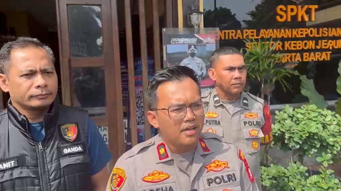 Dua Pekan Buron, Polsek Kebon Jeruk Tangkap Pelaku Penusukan di Kedoya Selatan 2 WhatsApp Image 2026 05 22 at 13.23.14