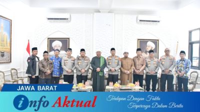 Kapolda Jabar Sholat Jumat Keliling dan Silaturahmi ke Ponpes Al-Khairiyah, Perkuat Sinergitas Polri dengan Ulama