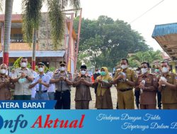 Bupati Pasaman Barat Bagikan Ribuan Masker kepada Pelajar dan Pengguna Jalan, Antisipasi Dampak Kabut Asap